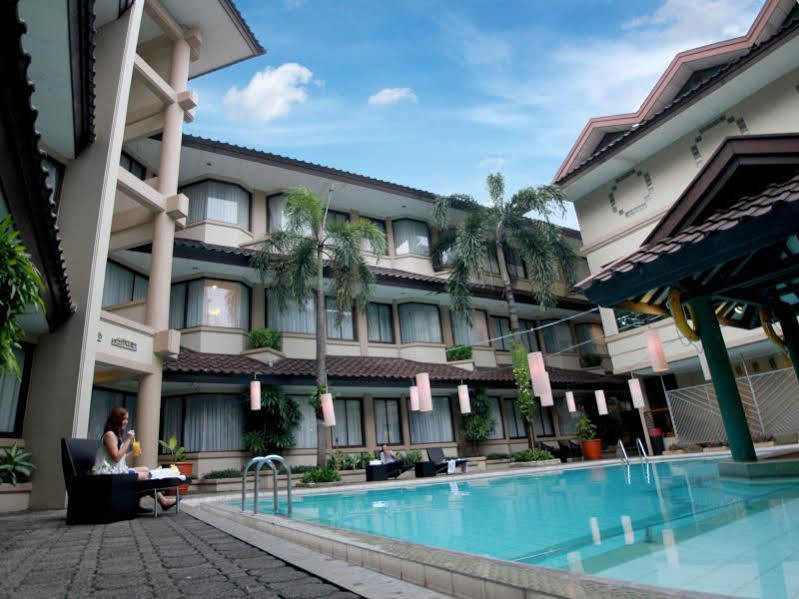 Bentani Hotel & Residence Cirebon Exterior foto